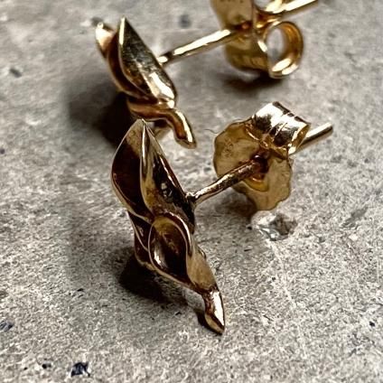 ơ 9K  ꡼ åɥԥ9KYG Leaf Earrings