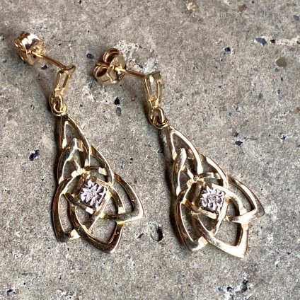 ơ 9K   ԥVintage 9KYG Diamond Earrings