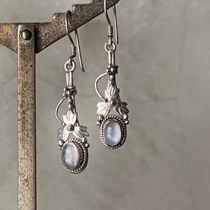 ơ С ࡼ󥹥ȡ 󥰥ԥSilver Moonstone Long Earrings