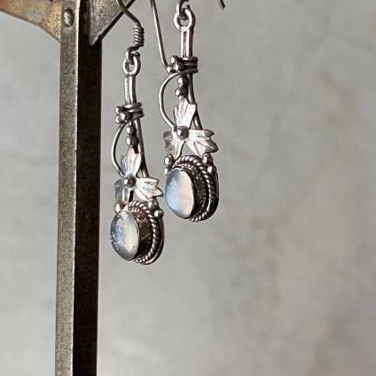 ơ С ࡼ󥹥ȡ 󥰥ԥSilver Moonstone Long Earrings