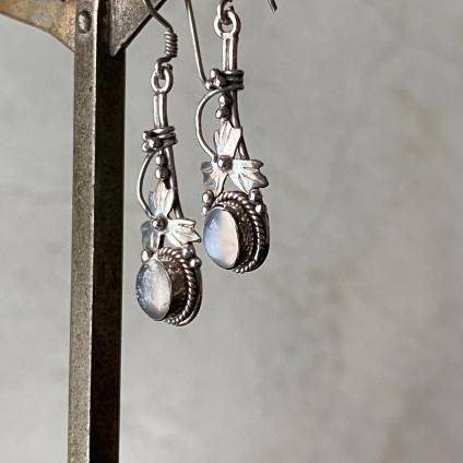 ơ С ࡼ󥹥ȡ 󥰥ԥSilver Moonstone Long Earrings