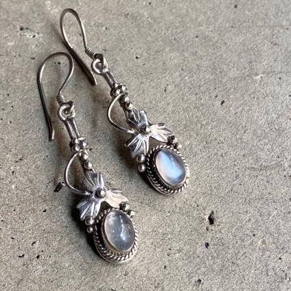 ơ С ࡼ󥹥ȡ 󥰥ԥSilver Moonstone Long Earrings