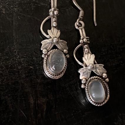 ơ С ࡼ󥹥ȡ 󥰥ԥSilver Moonstone Long Earrings