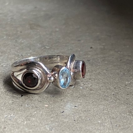 ơ С ֥롼ȥѡ ͥå 󥰡Silver Blue Topaz Garnet Ring