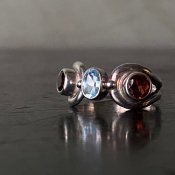 ヴィンテージ シルバー ブルートパーズ ガーネット リング（Silver Blue Topaz Garnet Ring）