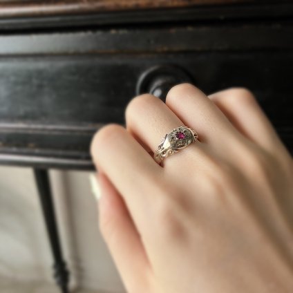 1905年製 18K ホワイトゴールド ルビー ダイヤモンド ジプシーリング（c.1905 18KWG Ruby Diamond Ring）-  JeJe PIANO ONLINE BOUTIQUE 神戸のアンティーク,ヴィンテージ専門店