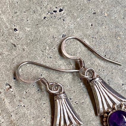 ơ С ᥷ ԥSilver Amethyst Earrings