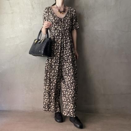 ơ  ץġVintage Flower Pattern Jump Suit