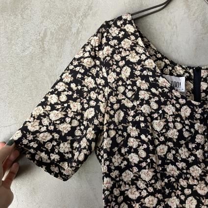 ơ  ץġVintage Flower Pattern Jump Suit