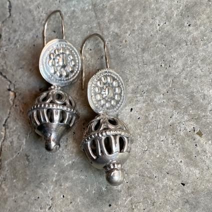  ơ С  ԥIndia Silver Earrings