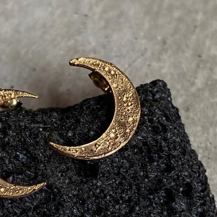 momocreatura Crescent Moon Earringsʻԥ ɡ