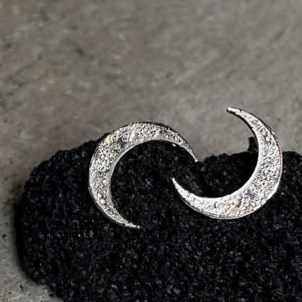 momocreatura Crescent Moon Earrings（三日月ピアス 燻し