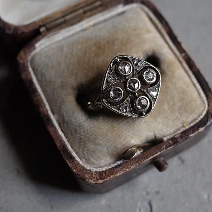  18 ɥ󥰡Diamond-Shaped 18KYG Diamond Ring