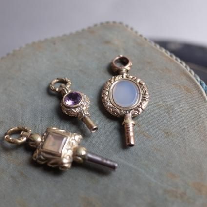 <img class='new_mark_img1' src='https://img.shop-pro.jp/img/new/icons13.gif' style='border:none;display:inline;margin:0px;padding:0px;width:auto;' />ȥꥢ  Victorian Pocket Watch Key˥륻ɥˡ