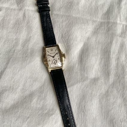 BULOVA(ブローバ)10K 金張 スモールセコンド)- JeJe PIANO BULOVA(ブローバ)10K 金張 スモールセコンド)- JeJe PIANO