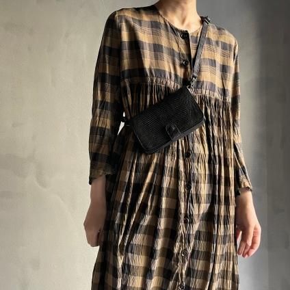 <img class='new_mark_img1' src='https://img.shop-pro.jp/img/new/icons56.gif' style='border:none;display:inline;margin:0px;padding:0px;width:auto;' />CHRISTIAN PEAU 05128-1 CP ʥꥹ ݡ LIZARD BLACK