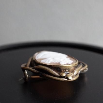ơ ᥪ  ɥ᥿ ֥Vintage Cameo Shell Gold Metal Brooch