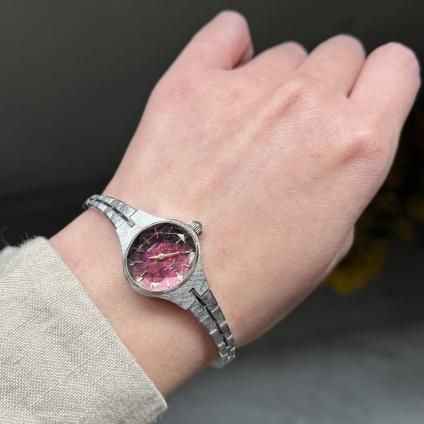 SEIKO(セイコー)赤文字盤 カットガラス オーバルケース 純正 SEIKO(セイコー)赤文字盤 カットガラス オーバルケース 純正