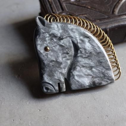 1960ǯ ꥹ  ֥1960's Galalith Horse Brooch