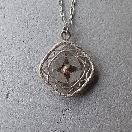 1930-40ǯ ᥿ ꥢ饹 ɩ ͥå쥹1930-40's Metal Clear Metal Diamond Motif Necklace