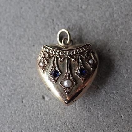 ȥꥢ-ǥ 9 ѡ ֥롼饹 ϡ ڥȡVictorian-Art Deco 9K Pearl Blue Glass Heart Pendant