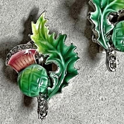 1940-50ǯ ޡ ᥿ ʥڥ   (1940~50's Marcasite Metal EnamelPaint Thistle Earring)