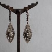 1930ǯ ǥ ᥿ ޡ ե ԥ1930's Art Deco Metal Marcasite Flower Earrings