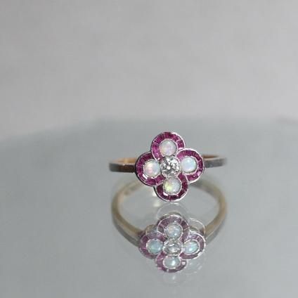 롦ǥ 18 ӡ ѡ  С 󥰡Art Deco 18K Ruby Opal Diamond Clover Ring