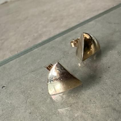 ơ 9 ȥ饤󥰥ԥ9KYG Triangle Earrings