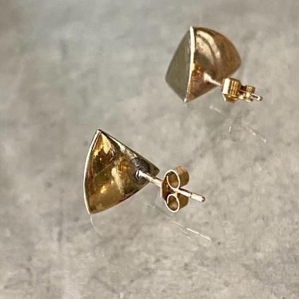 ơ 9 ȥ饤󥰥ԥ9KYG Triangle Earrings