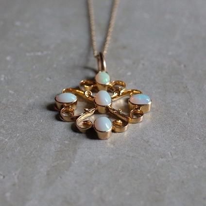 9 ѡ С ڥȡEarly 20th 9K Opal Pendant
