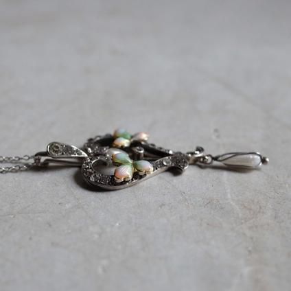 ̡ܡ ʥڥ ѡ ꡼ ڥȡArt Nouveau Enamel Paint Peal Leaf Pendant 