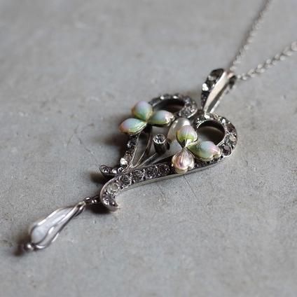 ̡ܡ ʥڥ ѡ ꡼ ڥȡArt Nouveau Enamel Paint Peal Leaf Pendant 