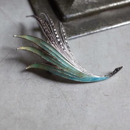 ơ С ʥڥ ޡ ꡼ ֥Vintage Silver Enamel Paint Marcasite Leaf Brooch