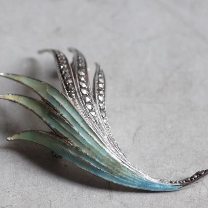 ơ С ʥڥ ޡ ꡼ ֥Vintage Silver Enamel Paint Marcasite Leaf Brooch