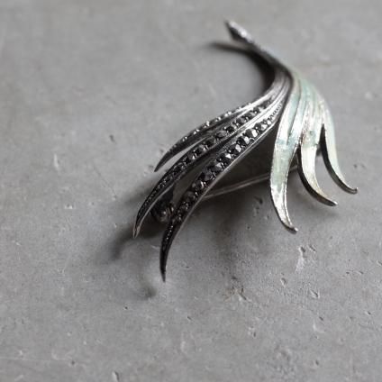 ơ С ʥڥ ޡ ꡼ ֥Vintage Silver Enamel Paint Marcasite Leaf Brooch