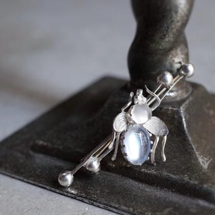 ȥꥢ С ࡼ󥹥ȡ ϥ С ֥Victorian Silver Moonstone Fly Bar Brooch
