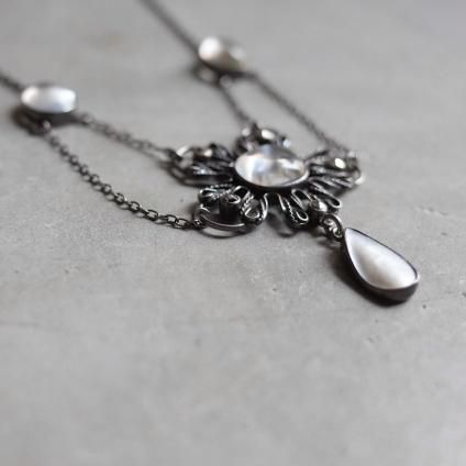 ġɡե С ࡼ󥹥ȡ ѡ ե 硼Arts & Crafts Silver Moonstone Peal Flower Choker
