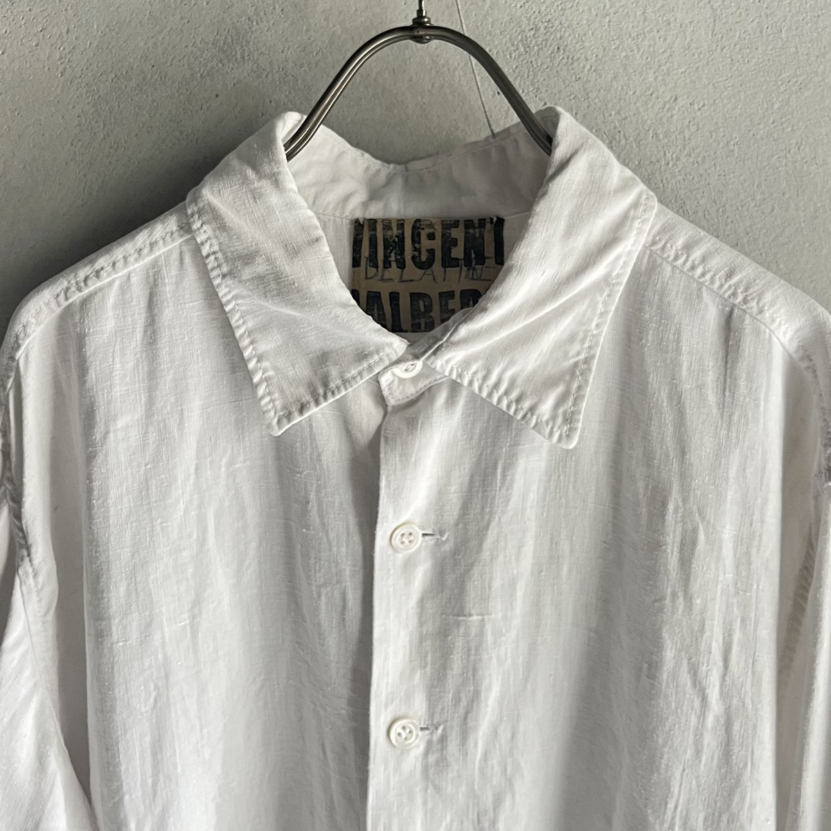 <img class='new_mark_img1' src='https://img.shop-pro.jp/img/new/icons13.gif' style='border:none;display:inline;margin:0px;padding:0px;width:auto;' />VINCENT JALBERT Shirt Embroideryʥ󥻥 ١ ɽ ġWhite