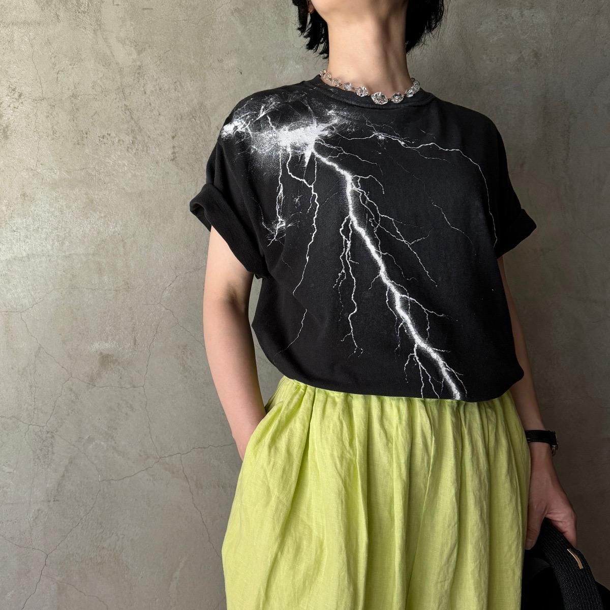 ơ  TġVintage lightning T-shirt