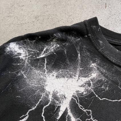 ơ  TġVintage lightning T-shirt
