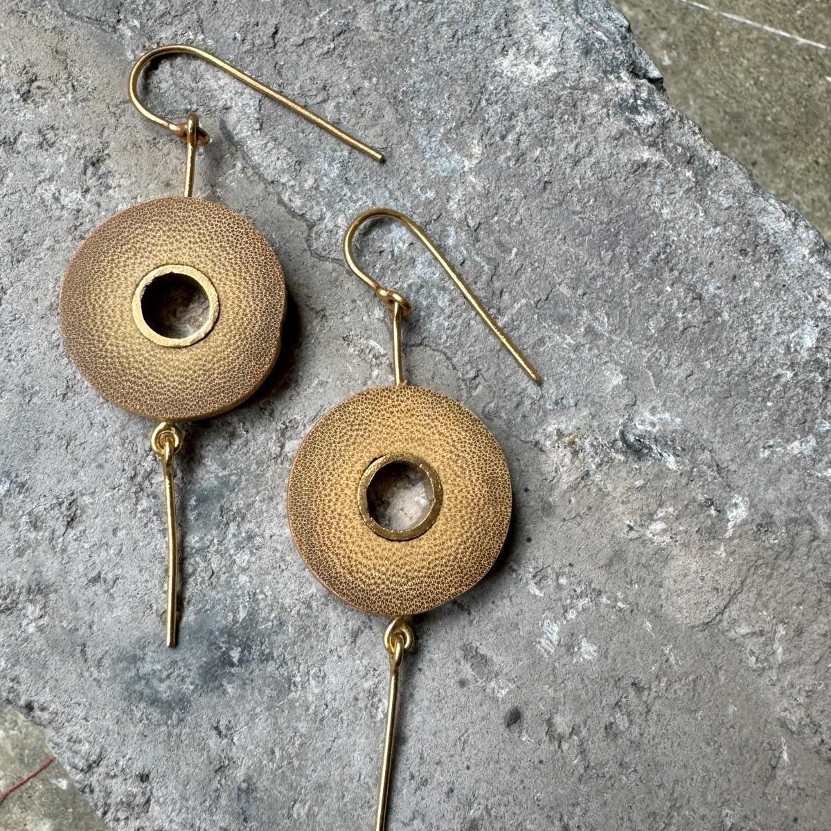 sowi ピアス k10YG sowi☆スターダスト・ダイヤモンド フープピアス(S