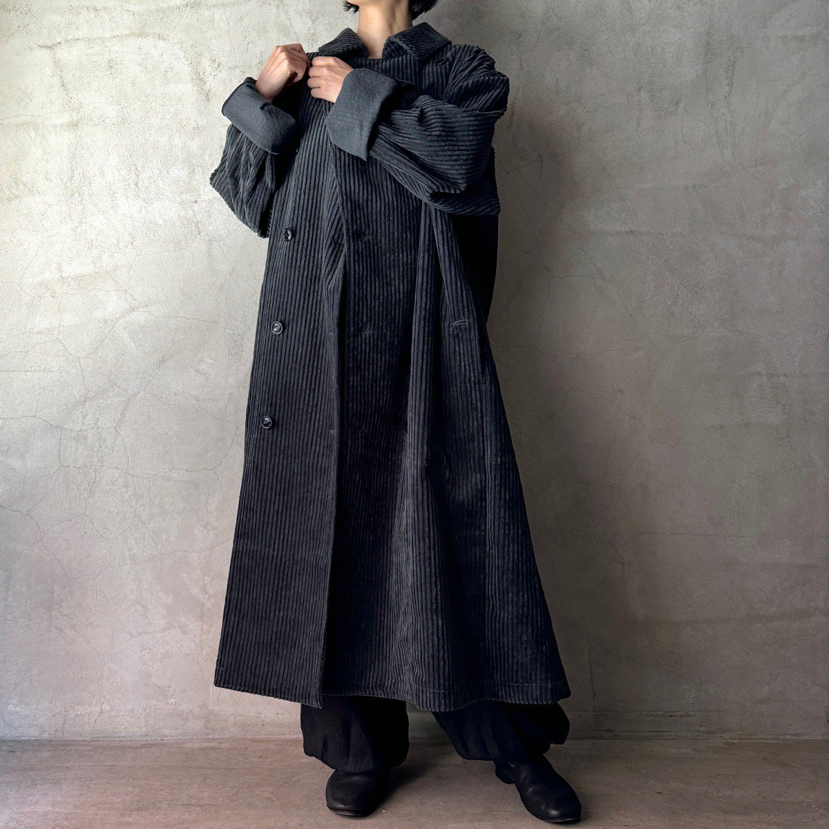 <img class='new_mark_img1' src='https://img.shop-pro.jp/img/new/icons13.gif' style='border:none;display:inline;margin:0px;padding:0px;width:auto;' />suzuki takayuki over coat ʥ業 СȭRaven's Grey  / Unisex 