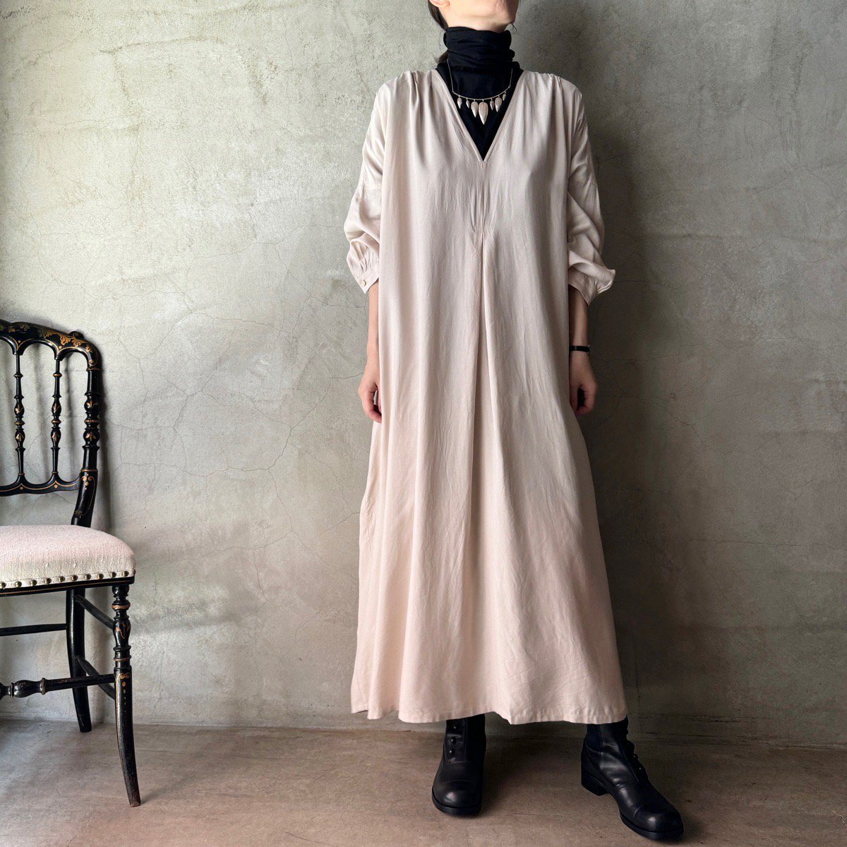 <img class='new_mark_img1' src='https://img.shop-pro.jp/img/new/icons13.gif' style='border:none;display:inline;margin:0px;padding:0px;width:auto;' />suzuki takayuki v-neck dress ʥ業 Vͥåɥ쥹Ivory