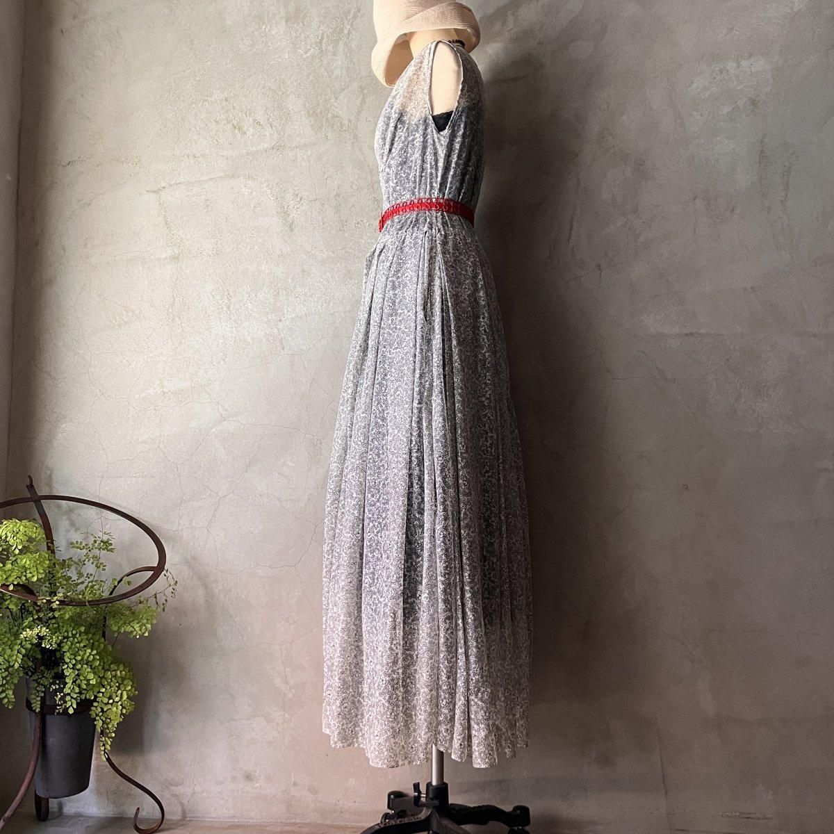 1950ǯ ޥ  ɥ쥹 ץ饹å٥դDamask Sheer Dress & Old Plastic Belt