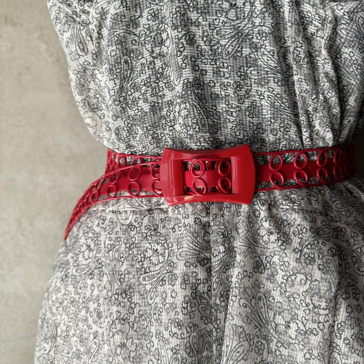 1950ǯ ޥ  ɥ쥹 ץ饹å٥դDamask Sheer Dress & Old Plastic Belt