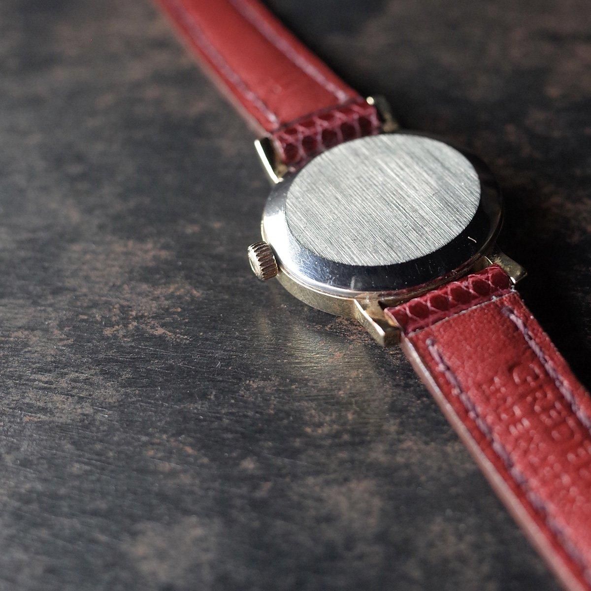OMEGA GENEVE（オメガ ジュネーブ）オーバルケース ストライプ文字盤