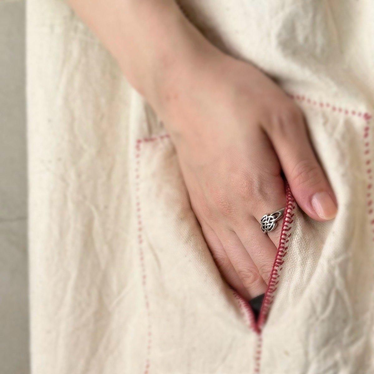 ơ С Υåȥ󥰡Silver Knot Ring