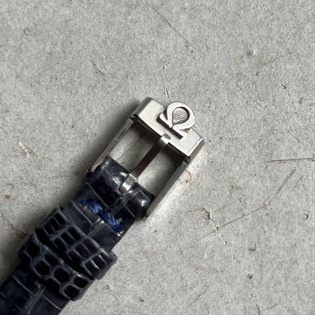OMEGA GENEVE(オメガ ジュネーブ)オーバルケース ストライプ OMEGA GENEVE(オメガ ジュネーブ)オーバルケース ストライプ