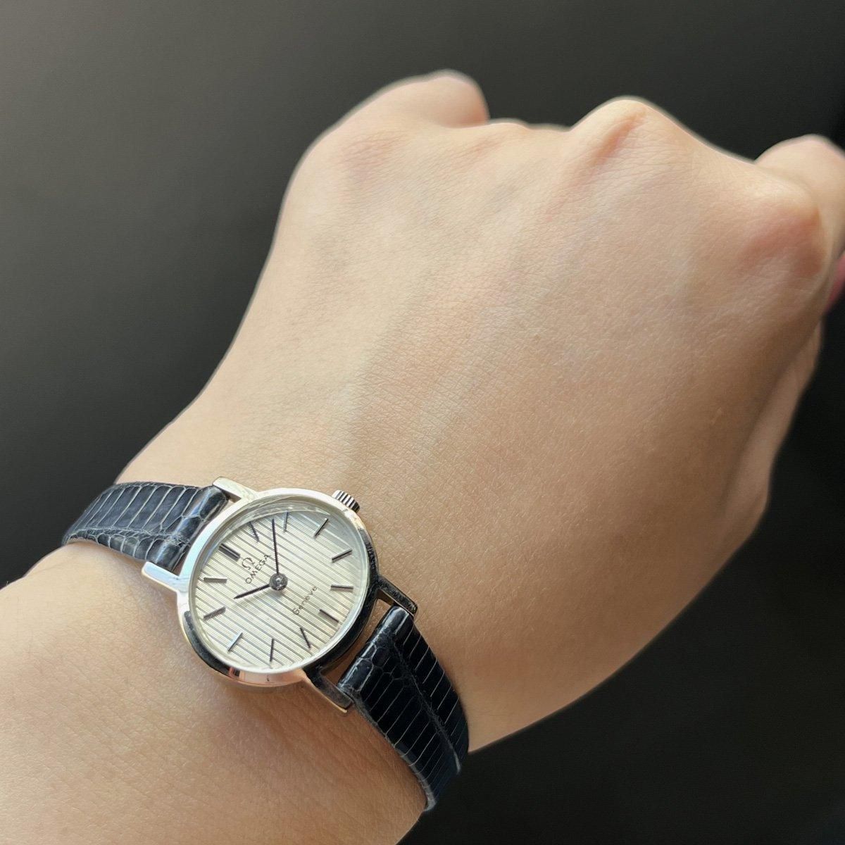 OMEGA GENEVE(オメガ ジュネーブ)オーバルケース ストライプ文字盤 純正尾錠 - JeJe PIANO ONLINE BOUTIQUE 神戸のアンティーク時計,ジュエリー,ファッション専門店 OMEGA GENEVE(オメガ ジュネーブ)オーバルケース ストライプ文字盤 純正尾錠 - JeJe PIANO ONLINE BOUTIQUE 神戸のアンティーク時計,ジュエリー,ファッション専門店